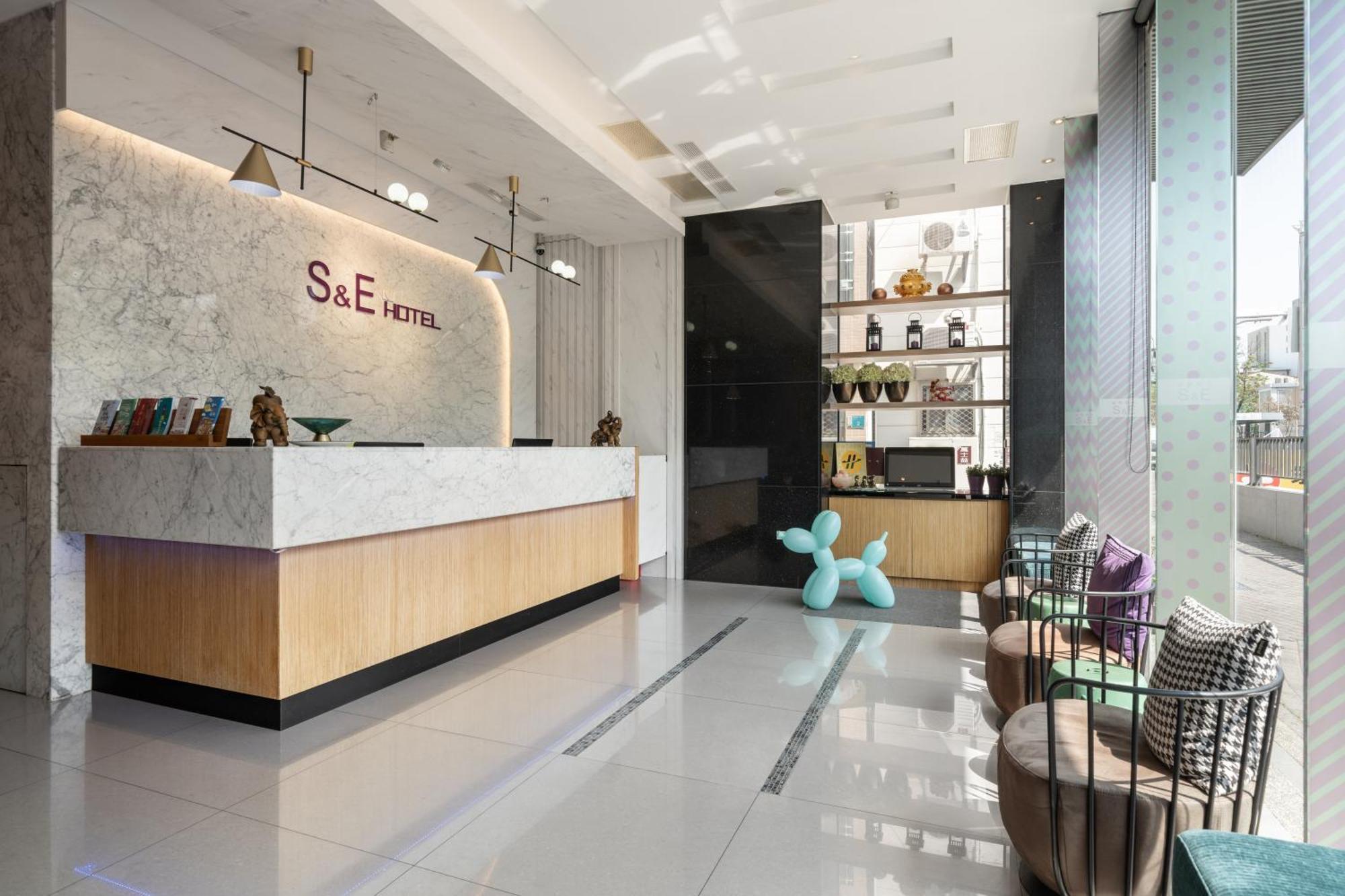 S&E Hotel Tainan Exterior photo