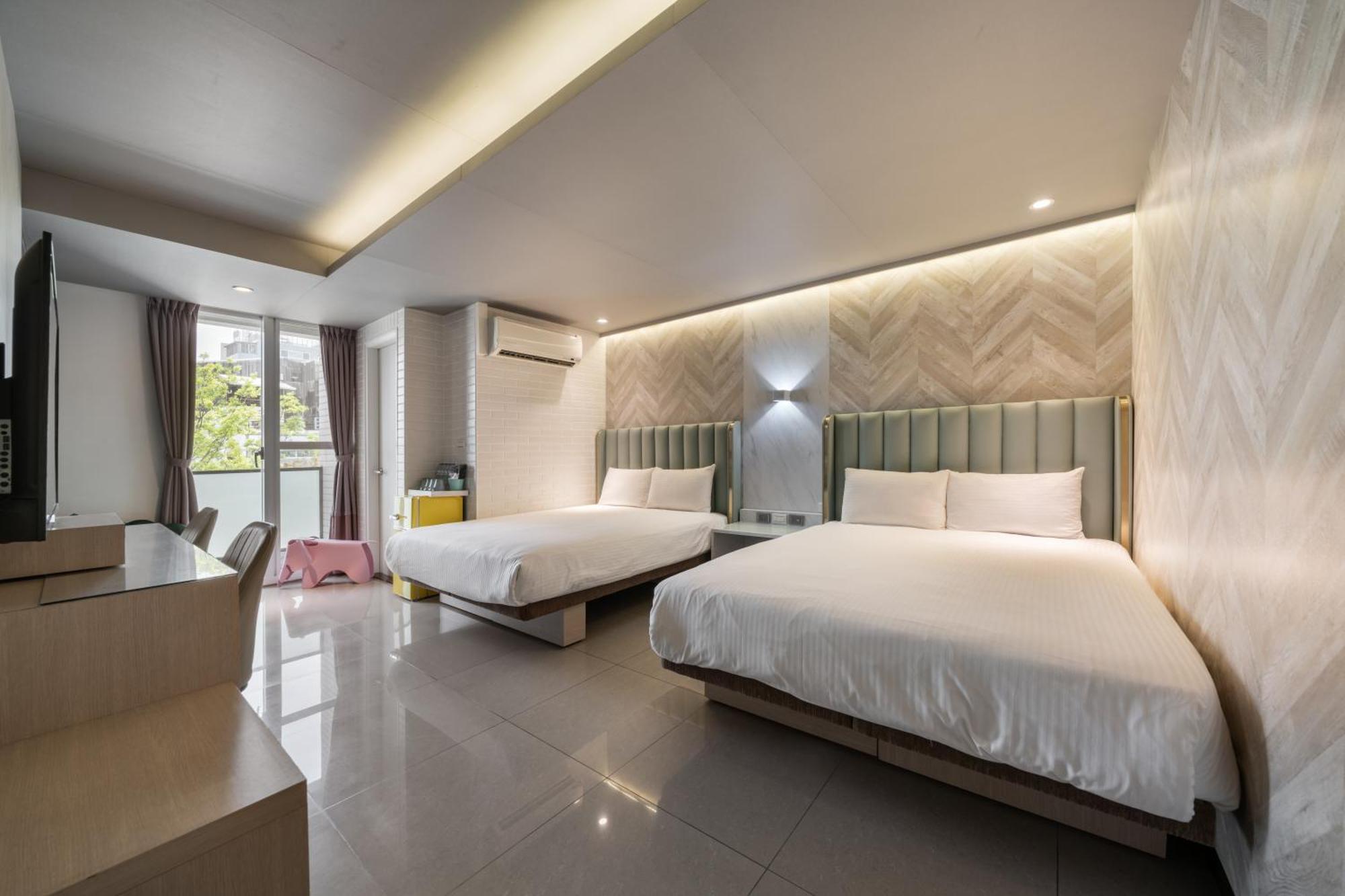 S&E Hotel Tainan Exterior photo