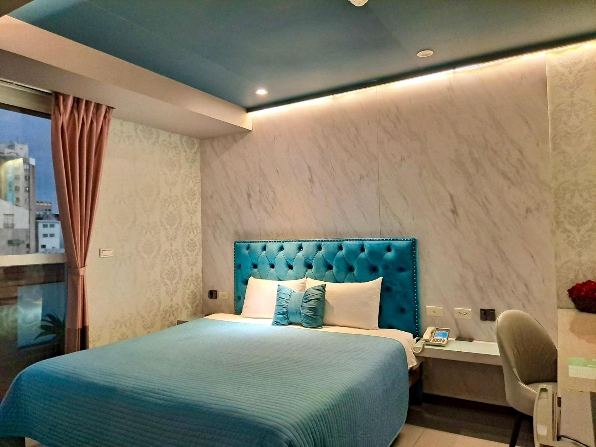 S&E Hotel Tainan Exterior photo