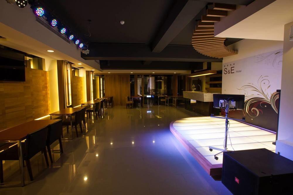 S&E Hotel Tainan Exterior photo