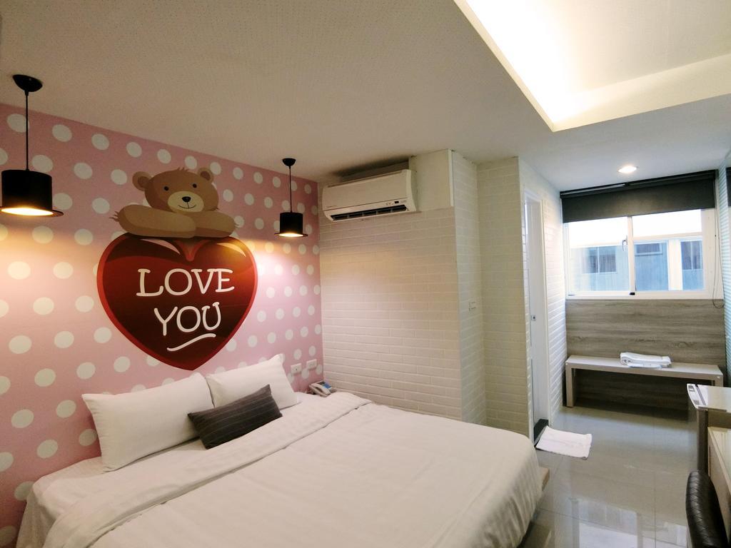 S&E Hotel Tainan Exterior photo