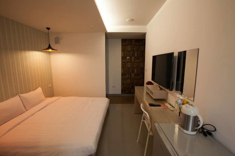 S&E Hotel Tainan Exterior photo