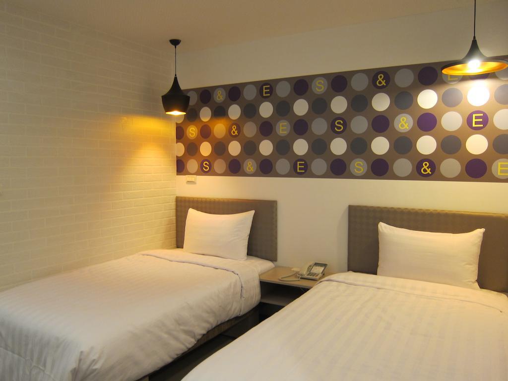 S&E Hotel Tainan Exterior photo