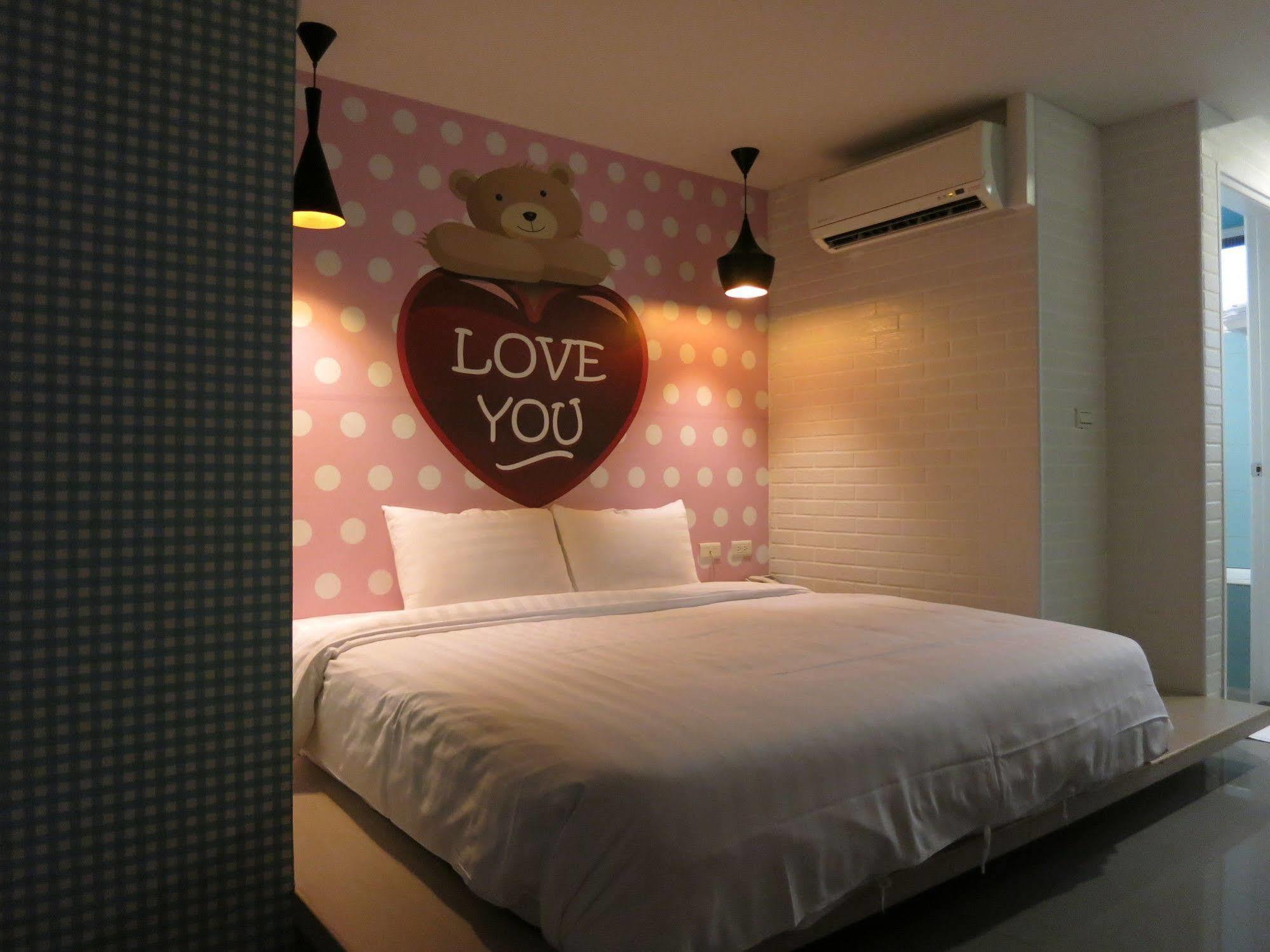 S&E Hotel Tainan Exterior photo