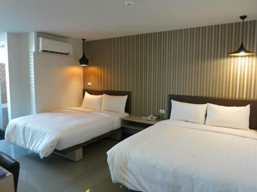 S&E Hotel Tainan Exterior photo